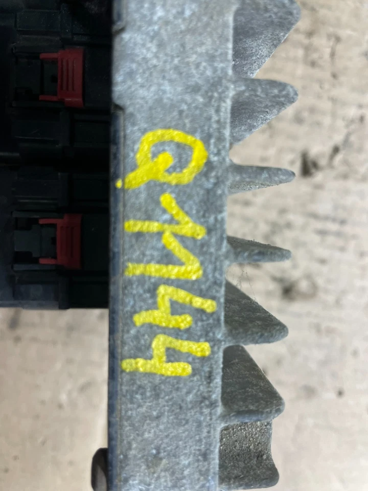 Dodge Caravan 2005 3,8 L V6 ECU ECM módulo de control p04748635AD q1144 DG Foto 4 de 4