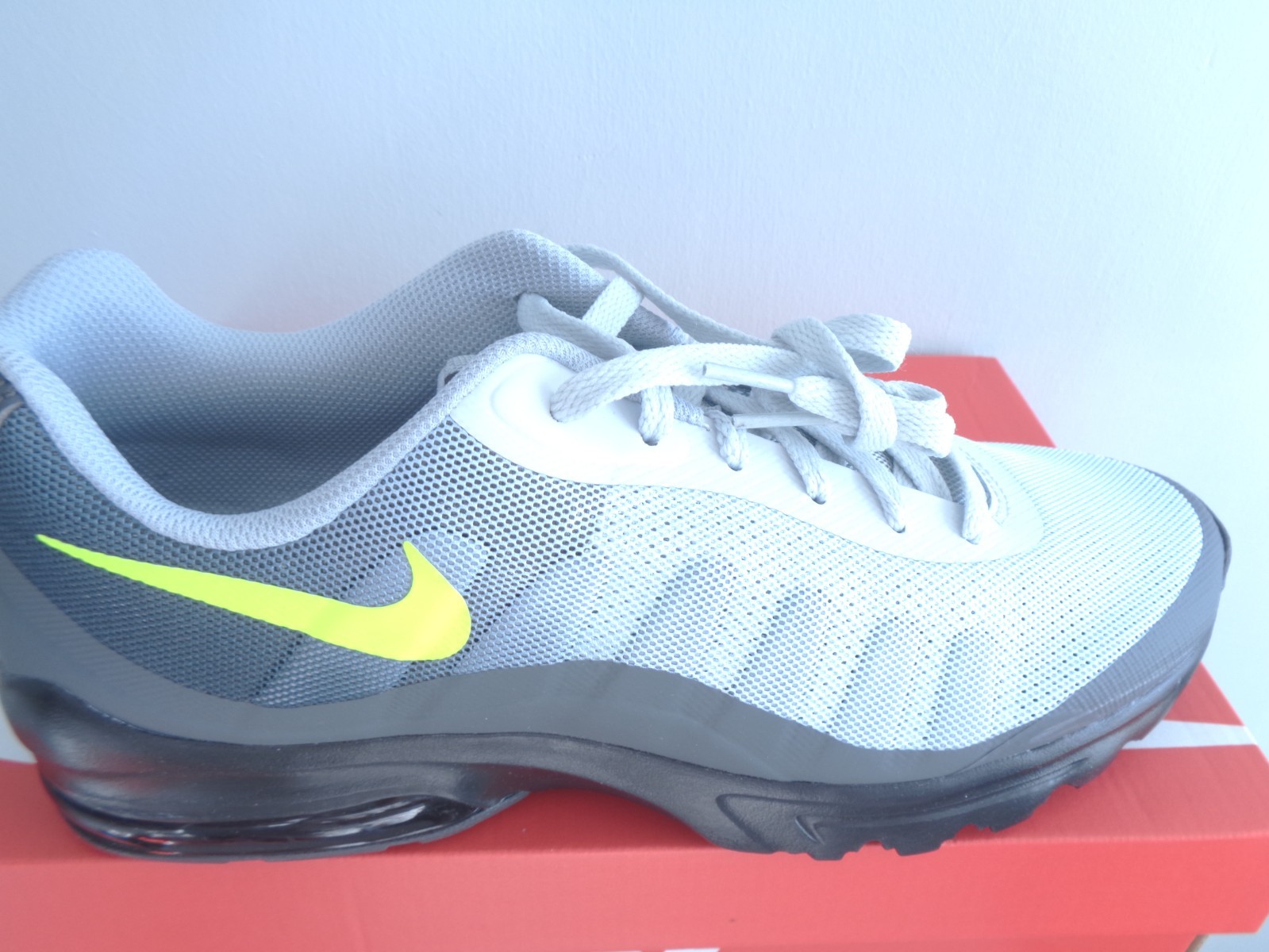 Nike Air Max Invigor trainer's shoes CD1515 004 uk 10 eu 45 us 11 NEW+BOX