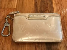 Authentic Louis Vuitton key pouch / key holder Vernis Dune (cream/beige)