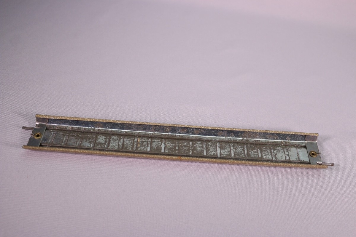 Lot De 25 Rails Jouef HO, Lithographiés, Ballast Marron, Droit, Occasion, Avec Wagon Tôle