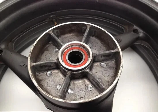 Llanta trasera Honda CBR 954RR 2003 #35 Foto 2 de 4