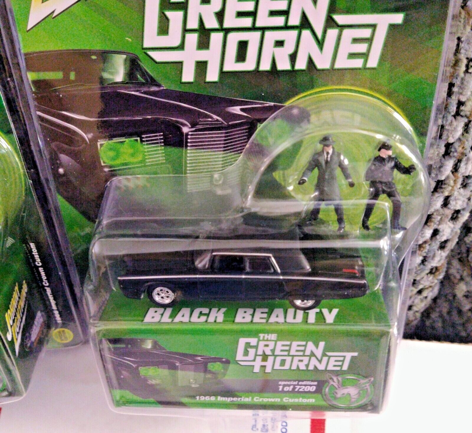 Johnny Lightning 1:64 Black Beauty w/ Figures of Green Hornet & Kato JLCP7374 