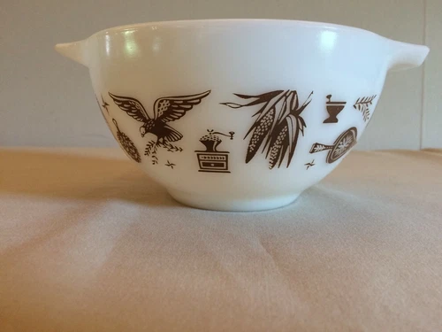 Vintage Pyrex 441 Americana Cinderella Bowl Eagle White Brown 1 1/2 Pint