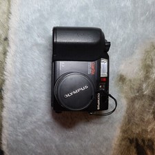 Olympus CAMEDIA C-3040 Zoom 3.3MP Digital Camera Needs batteries and ready to go