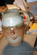 pichet  de jean marc Goudinoux en gres la borne lapin