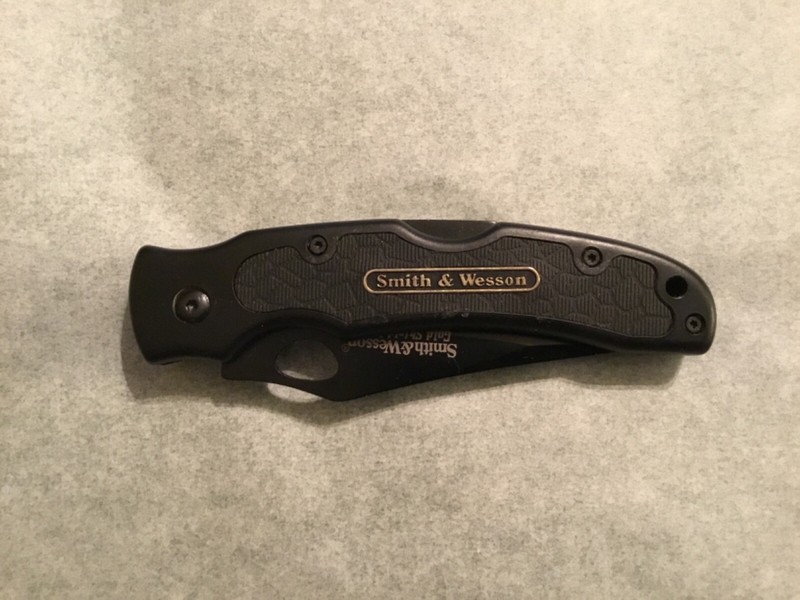 Smith- Wesson Gold Shield Issue Lock Back Tactical Blade pocket knife