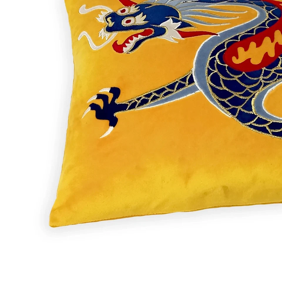 Funda Cojín Decorativa Bordada Hecha a Mano Dragón Tibetano Amarillo Foto 2 de 4