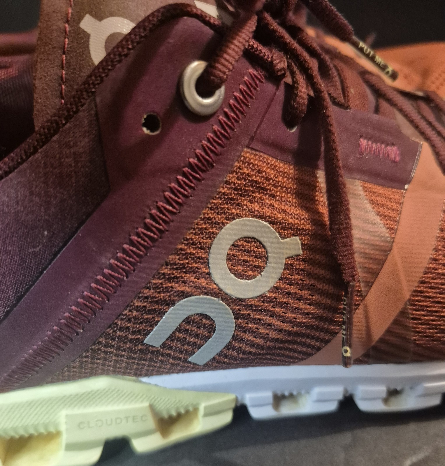 On Cloud Cloudflow V2 Red Rust/Limelight Men's Ru… - image 12