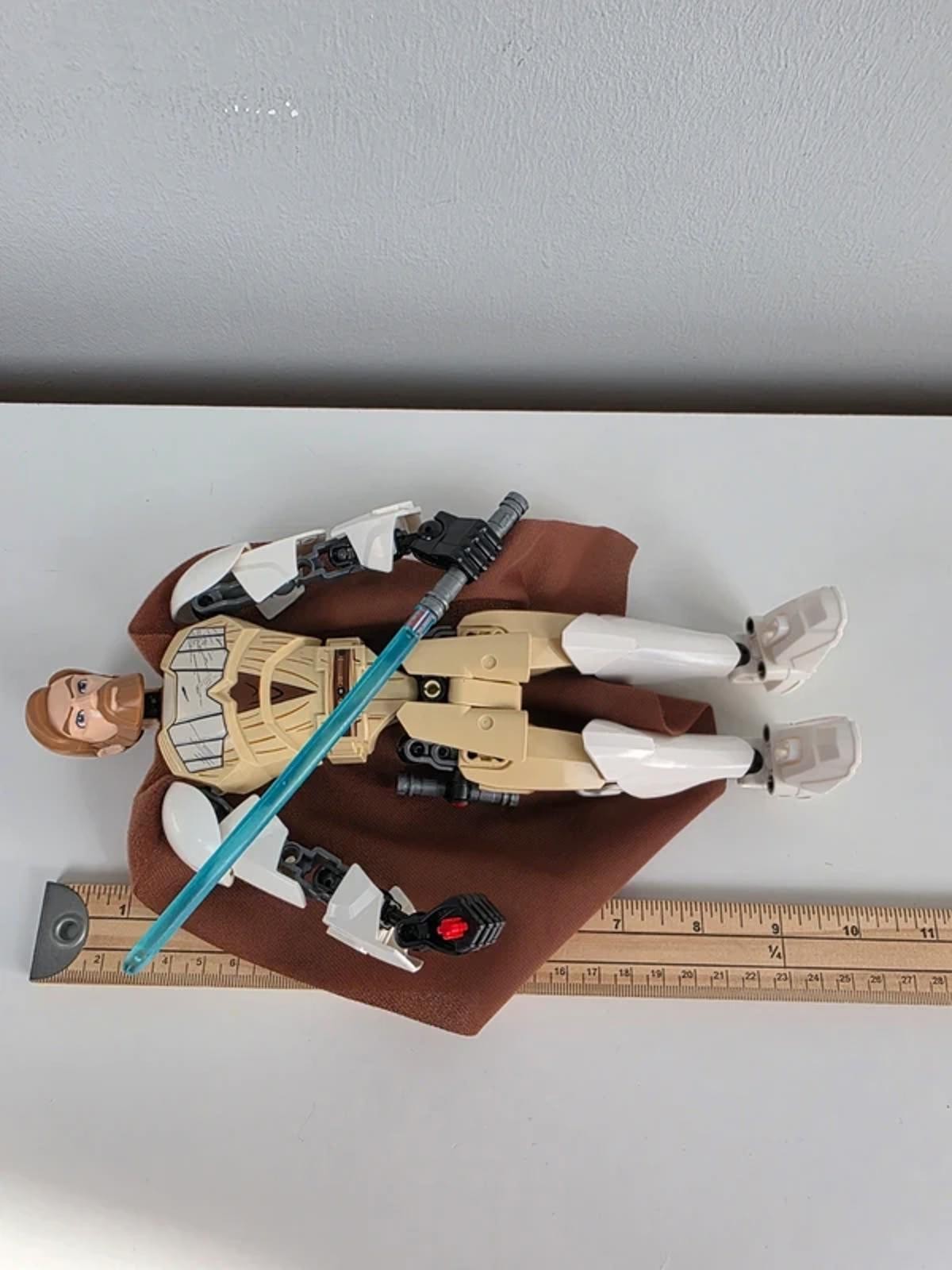 LEGO Star Wars Obi-Wan Kenobi Buildable Figure 75109 Posable w Lightsaber image 6