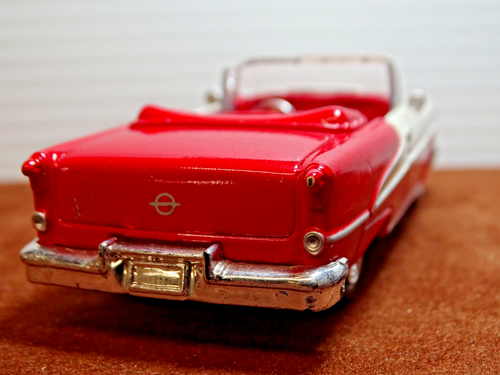 1955 OLDSMOBILE SUPER 88 CONVERTIBLE RARE 1:43 SCALE COLLECTOR DIECAST MODEL CAR - Picture 7 of 15