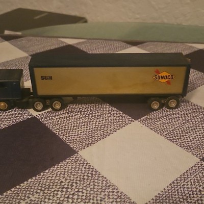 Winross 1:64 Mack 1983 Sunoco Gasoline Van Tractor Trailer Diecast Blue Tan