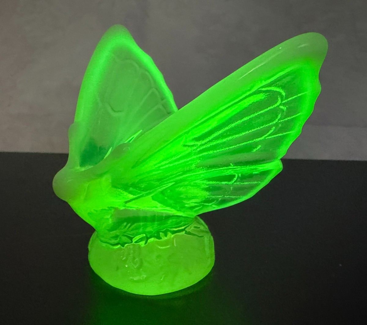 モッサー社　ジェダイオイルランプ　フェントン Fenton Glass Butterfly - Yellow Topaz Opalescent Vaseline | eBay