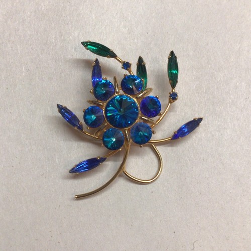 Vtg Flower Pin Brooch GreenBlue Rhinestone Rivoli Fancy Stem GoldTone Prong READ - Picture 15 of 16