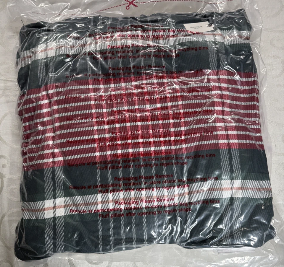 Almohada cuadrada a cuadros de 24" x 24" roja/verde - hogar y mano vacaciones nueva Foto 2 de 4