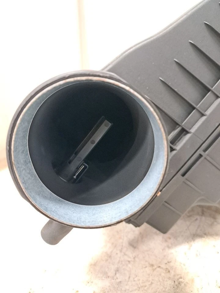 Air Cleaner/Air Filter Housing 2010 Xc60 Sku#4238907 - Image 2 of 4