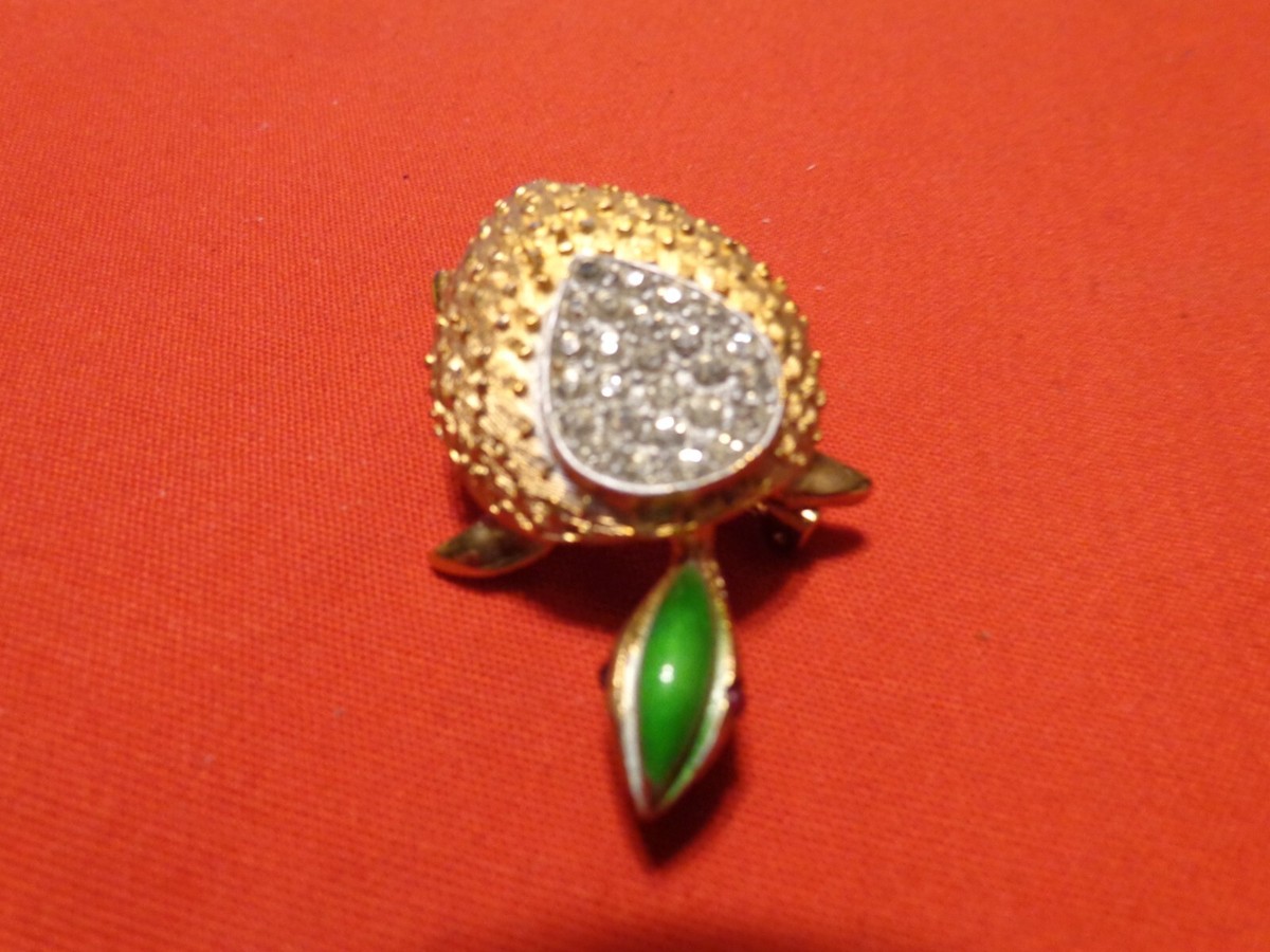 ANTIQUE TURTLE PIN J J WESTON MANY RHINESTONES VERY UNIQUE GOLD