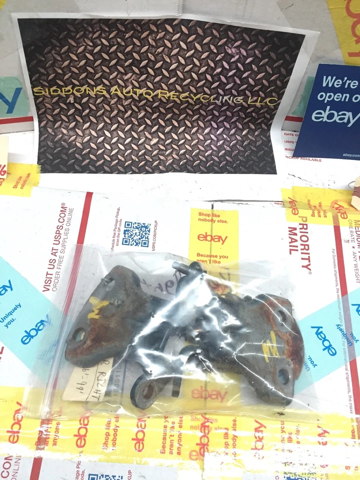 96 97 98 99 ISUZU OASIS * TRASERO DERECHO * BISAGRAS PUERTA (juego) con pernos (VERDE) Foto 3 de 4