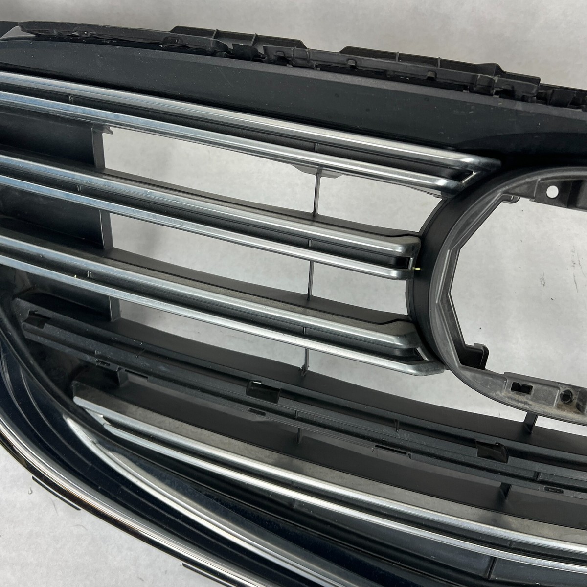 CRACK 2016 2017 2018 Mazda CX-9 Front Grille Assembly Non-Adaptive