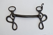 ANCIEN MORS DE BRIDE en fer forge / équitation, militaire / cavalerie -1-