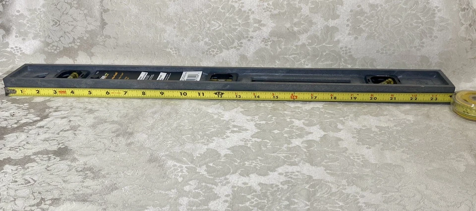 JOHNSON 24 in. Structo-Cast Standard Level, No. 7724 - Image 2 of 4