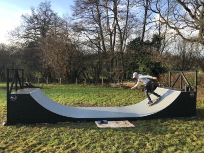 Painted 2ft High Half Pipe Mini Ramp 