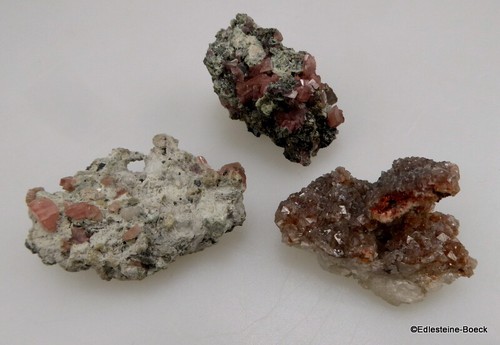 Smithsonit, Tsumeb, Namibia, 3 Kleinstufen - Bild 1 von 11