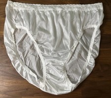 Vtg SILKY 100 NYLON HI CUT White HANES sz 10 Lace Second Skin Satin Side Tag