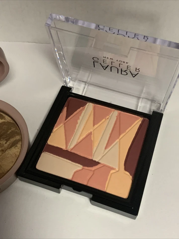 Laura Geller Balance N Brighten Powder Foundation Shade Deep 9g & Artistry Blush - Image 2 of 4