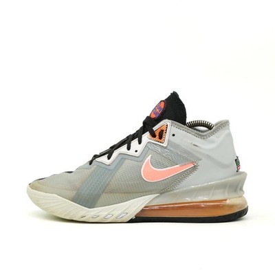 Nike Herren LeBron 18 Low Space Jam Tune Bugs Vs Marvin Basketballschuhe EU 40