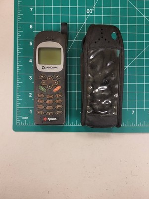 Qualcomm Kyocera QCP-820 Vintage Sprint CDMA Cell Phone Retro Bar Style w Case