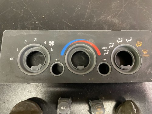 99-03 Pontiac Grand Prix 99-05 Grand AM AC Heat Climate Control Knobs n& Front - Picture 4 of 6