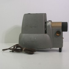 VINTAGE STREAMLINER 500 MODEL 150 SLIDE PROJECTOR AS IS