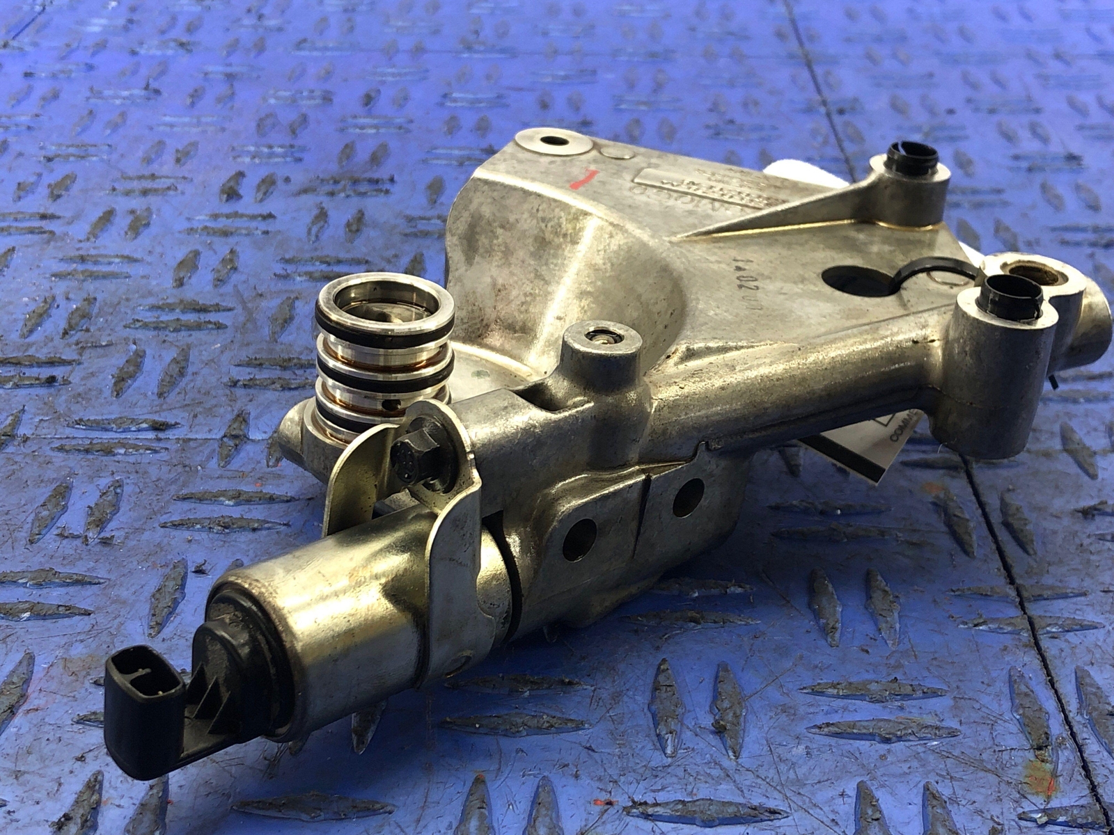 2006-2018 ASTON MARTIN VANTAGE V8 4.3L LEFT VARIABLE TIMING BRACKET 6G33-6C261