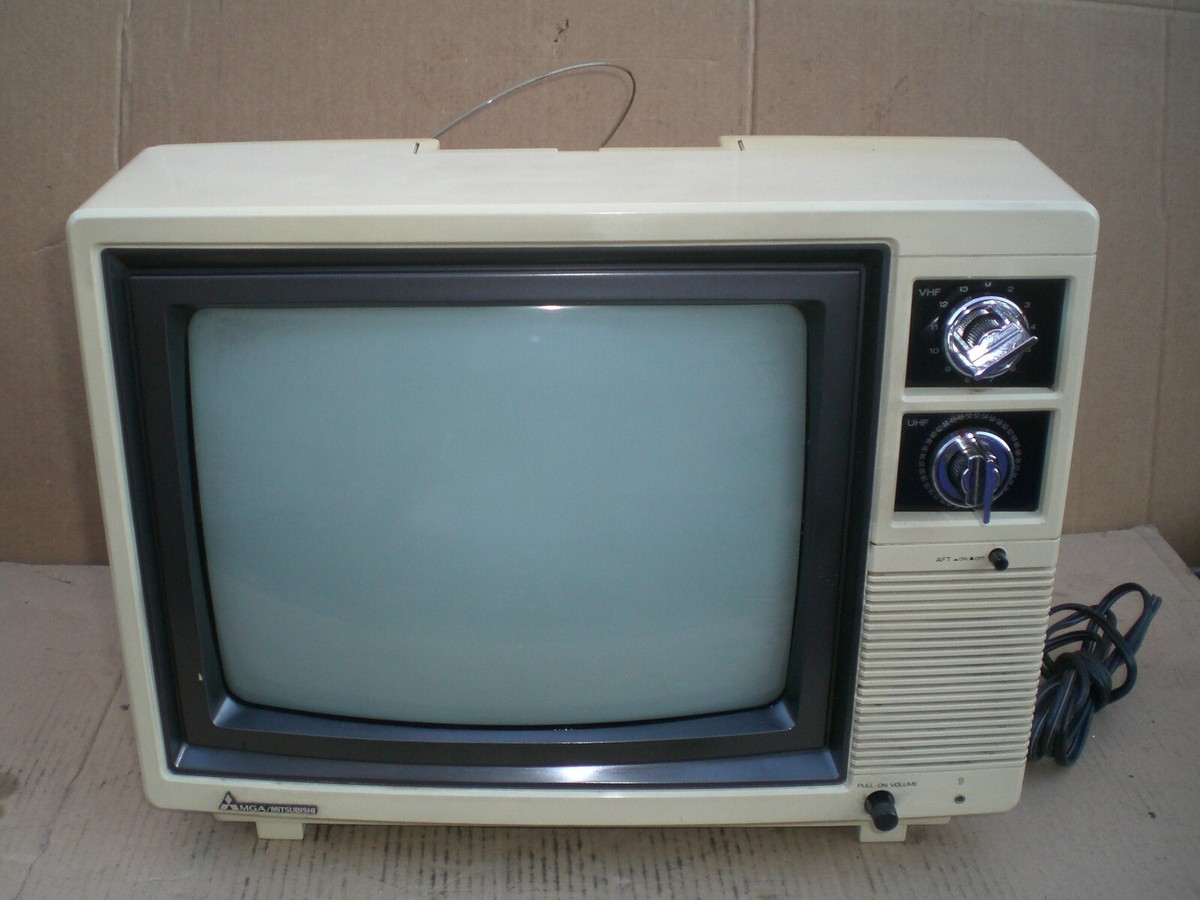 Vintage Classic 1986 MGA Mitsubishi 13” Crt color Television model