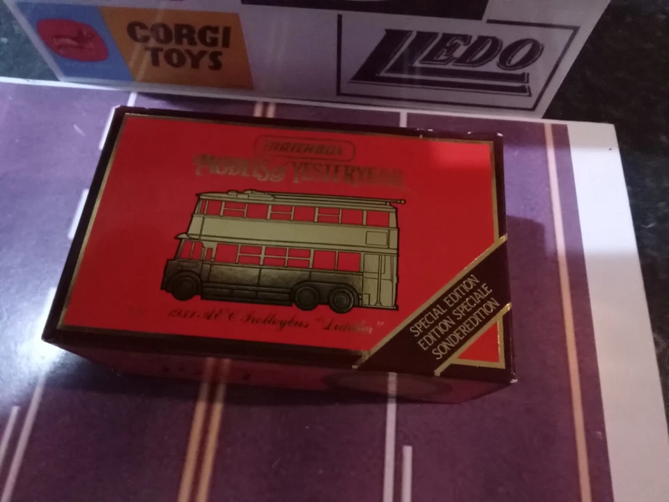 Matchbox Models Of Yesteryear Y10 1934 AEC Trolley Bus Mint in Box - Image 2 of 4