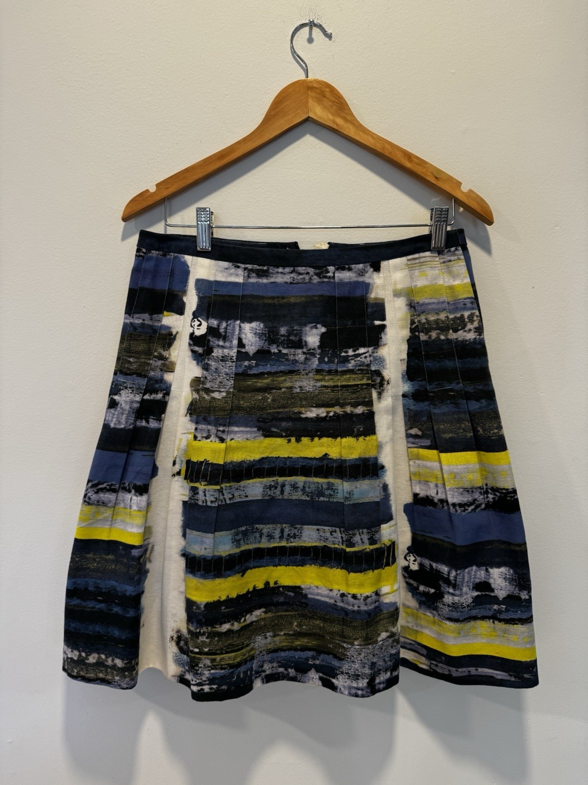 Akris Punto abstract prints aline skirt, blue/cream, yellow, Size 8