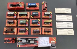 HORNBY RAILWAYS OO GAUGE JOBLOT WAGONS & OTHER ACCESSORIES