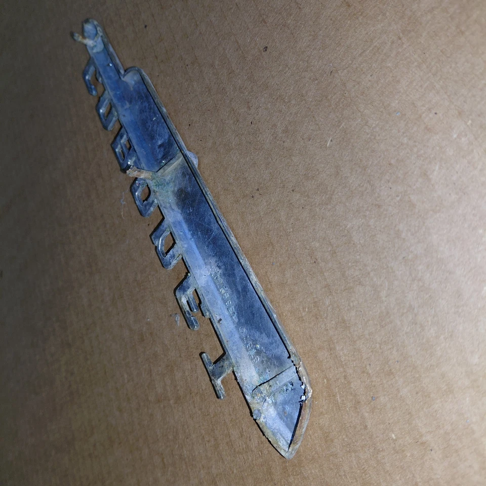 1950 1951 1952 Dodge Coronet Diplomat guardabarros emblema insignia adorno 1335970 Foto 3 de 4