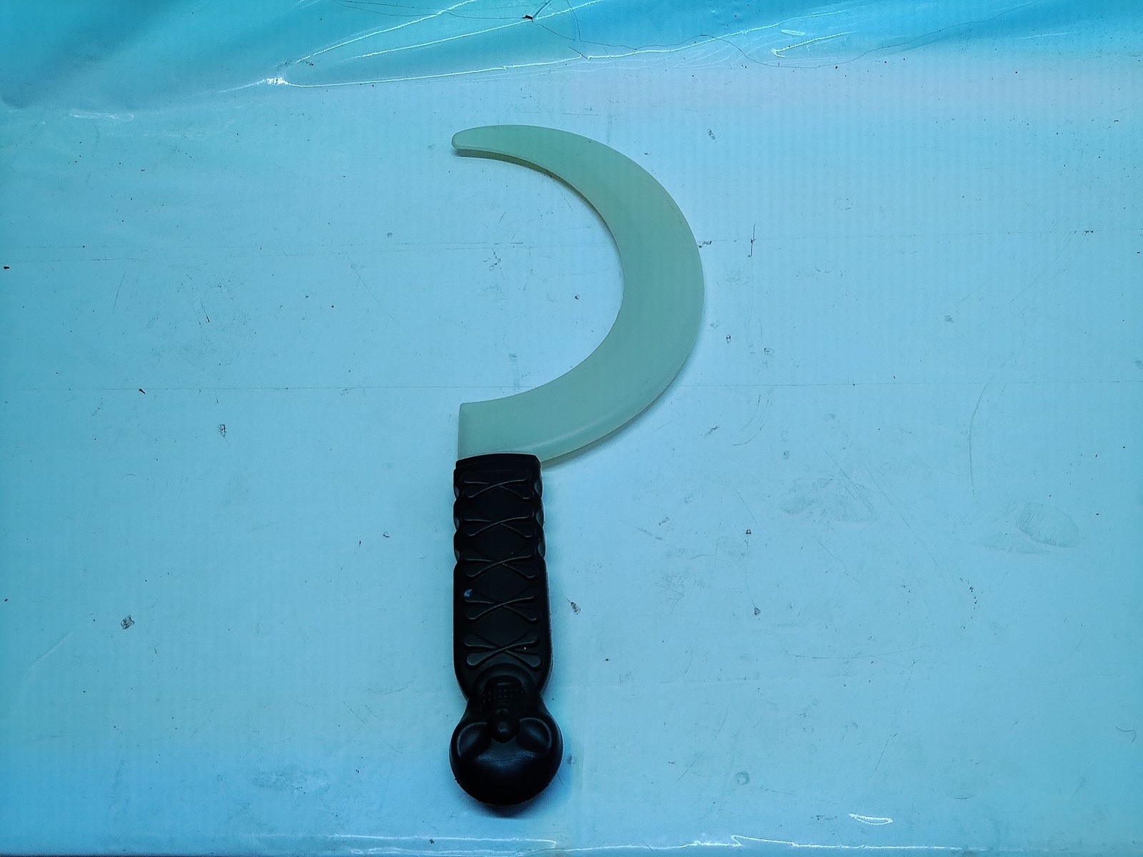 Spirit Halloween prop scythe costume accessory image 2