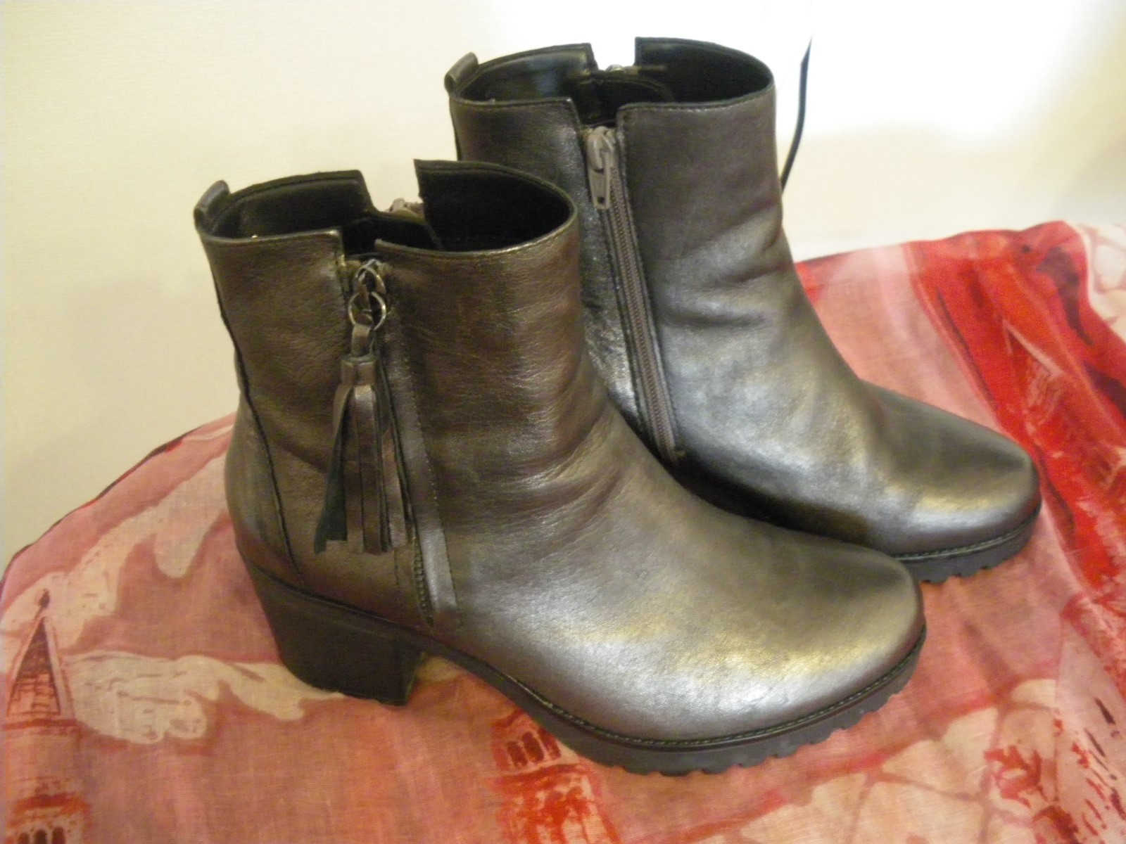 Gabor Stiefeletten Gr. 38,5 - nur 2 x getragen - wie neu! Leder! Gabor Stiefeletten Gr. 38,5 - nur 2 x getragen - wie neu! Leder!
