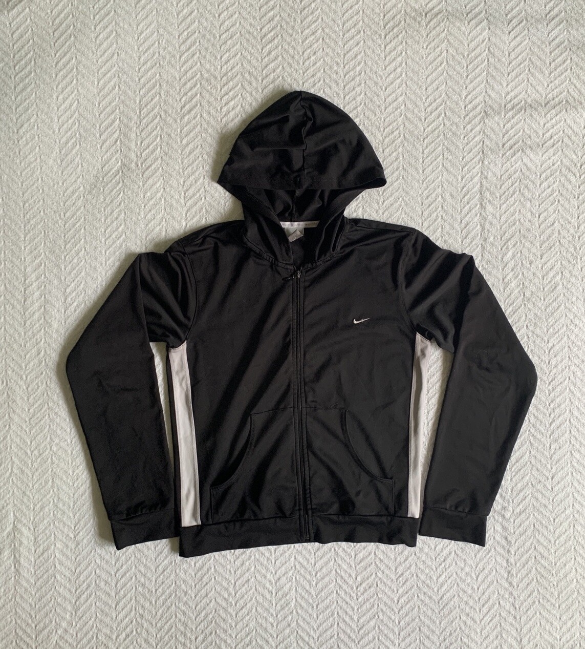 SACAI X NIKE Giacca vintage Y2K Nike Athletics con cappuccio zip intera palestra corsa pista nero bianco taglia S