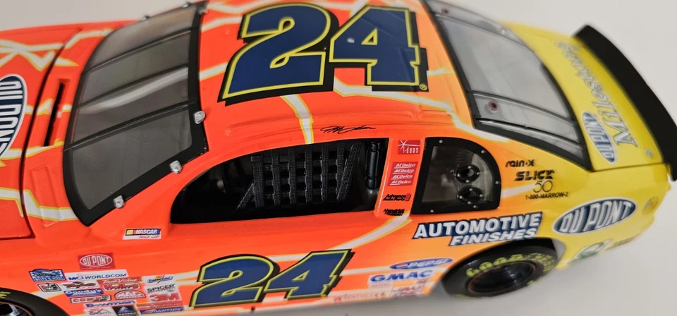 1999 REVELL 1/18 JEFF GORDON #24 DUPONT NASCAR RACERS SPECIAL PAINT SCHEME - Image 2 of 4