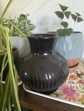 Vase, Tomasa Mora, authentic, collectible Mexican artist. Hand made. 