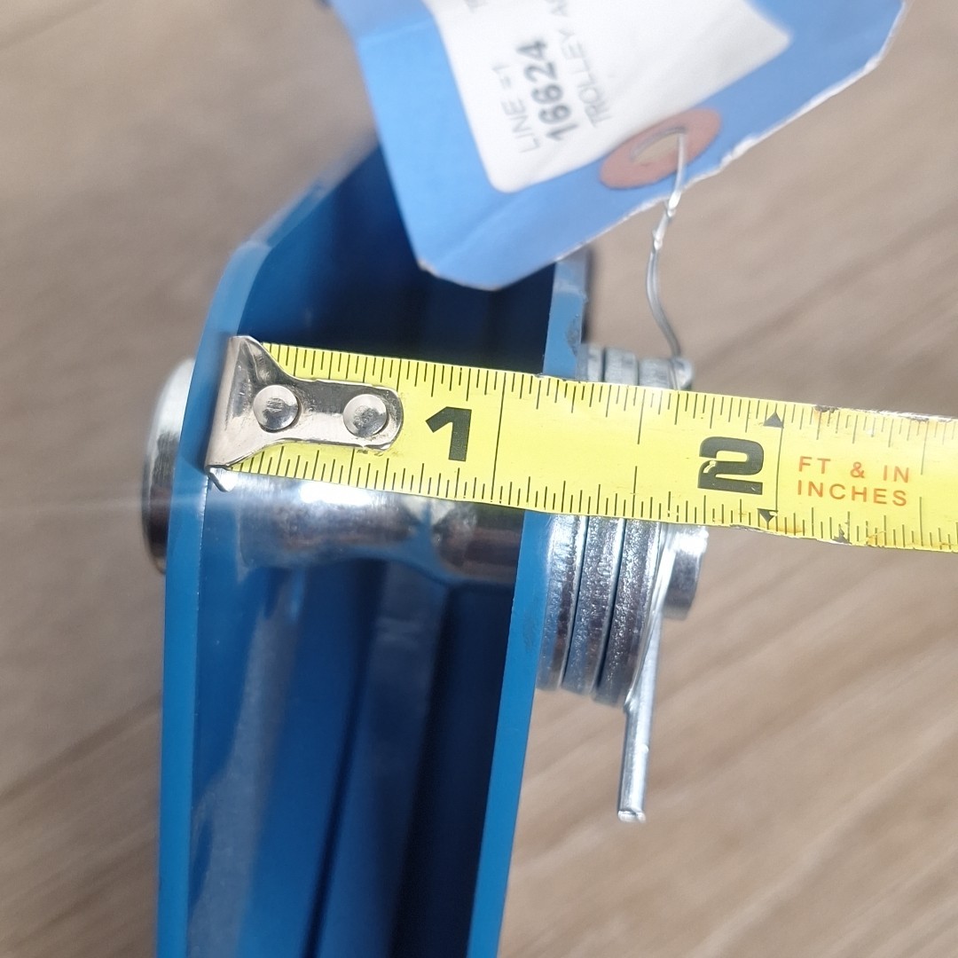 GORBEL ENCLOSED TRACK TROLLEY - STEEL - 500 LB - 1 PIECE DESIGN New Take Off