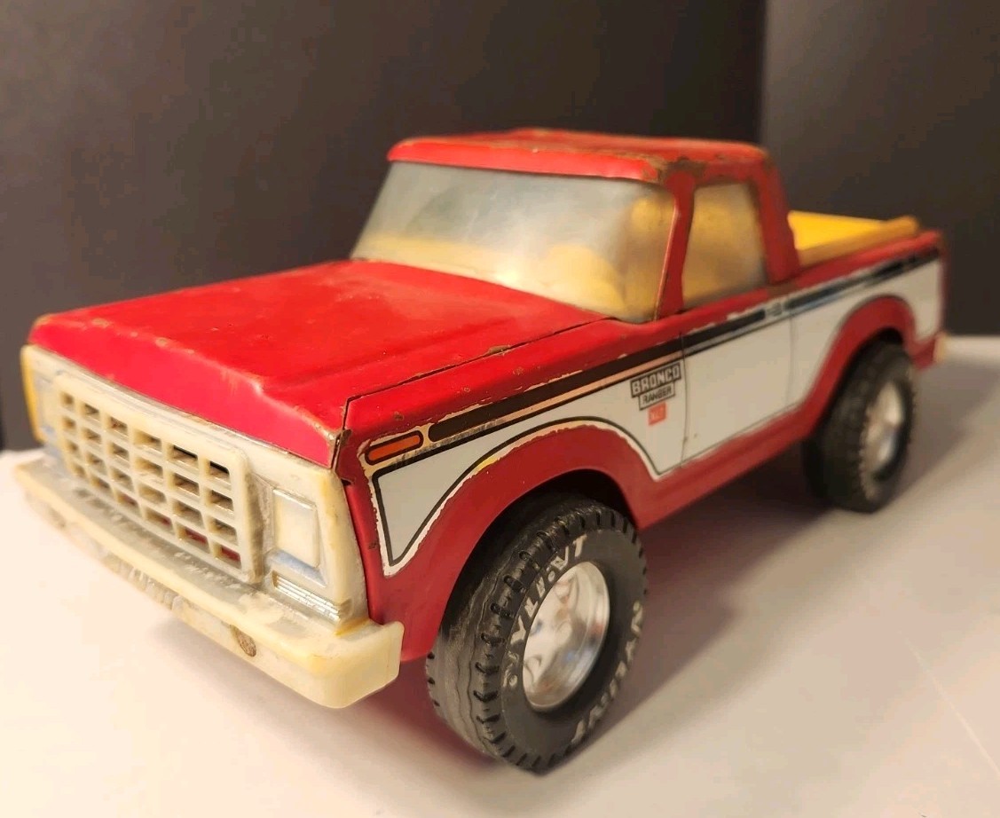 Vintage Nylint 10” Ford Bronco Ranger XLT Truck Pressed Steel Red & White