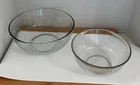 2 Pyrex Mixing Bowls (10 Cups 2.5 L  And 4.5 Quarts ) Clear Glass Ribbed