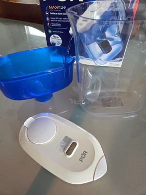 PUR Water Filtration Pitcher *FOR PARTS ONLY* 11 Cup PPT111W *READ DESCRIPTION*