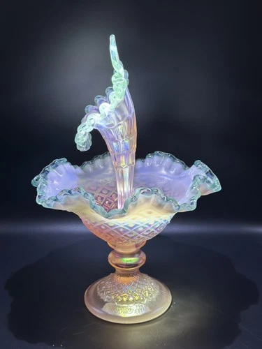 RARE!! Fenton Champagne Pink Iridescent Diamond Lace Epergne With Sea Mist Crest