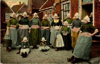1908 Volendam Holland Women in Traditional Costume Postcard Dr Frankler Co