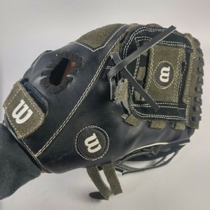 WILSON-A03RB15B511-left-hand-right-throw-glove-Baseball-softball-needs-web-11-034